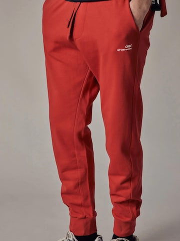 Regular Pantalon 'Joggers' OWN Off With Nature en rouge