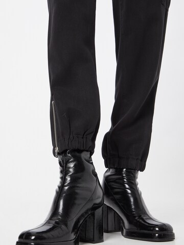 GUESS Tapered Cargo Pants in Black