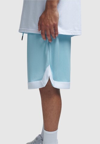 2Y Studios Loosefit Shorts in Blau