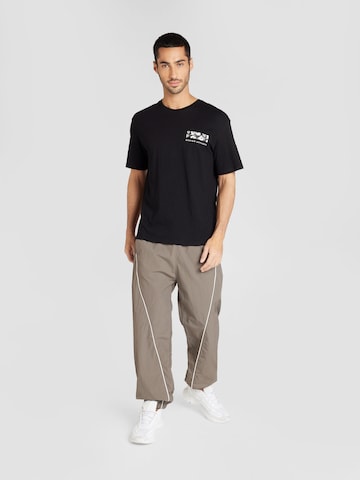 JACK & JONES Bluser & t-shirts 'GURU' i sort