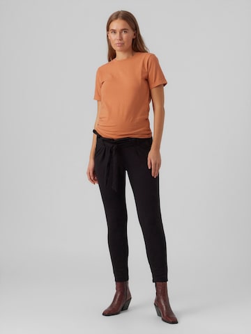 Vero Moda Maternity - Skinny Pantalón plisado 'MEVA' en negro