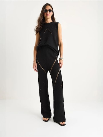 Bianco Lucci Set: Hose und Stricktop in Schwarz: Vorderseite
