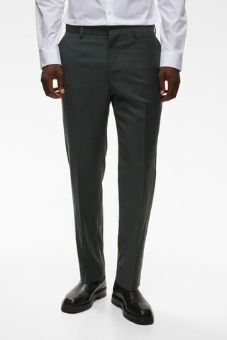 Matinique Regular Trousers with creases 'MAWesley' in Green: front