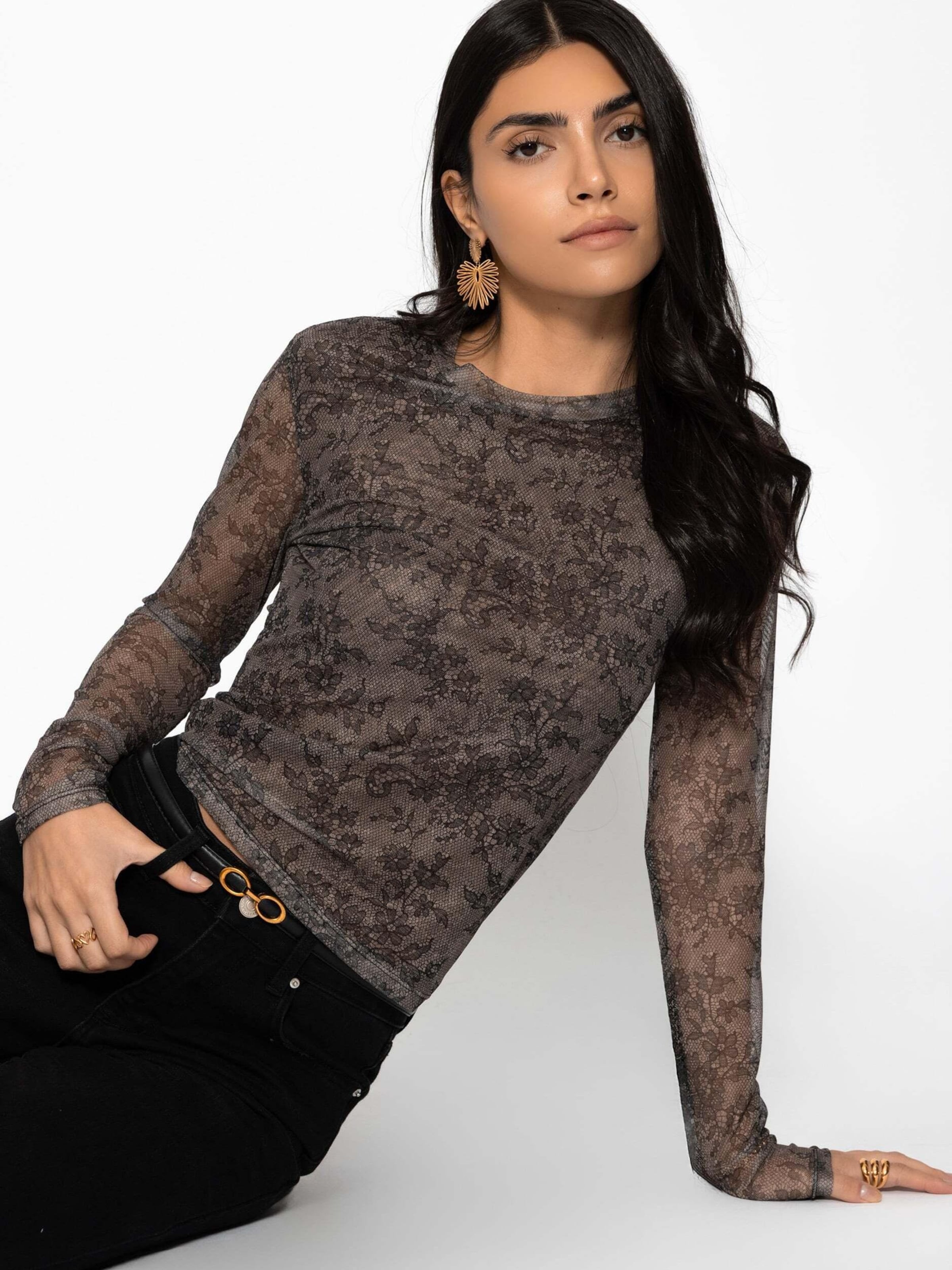 SASSYCLASSY Shirt in Black