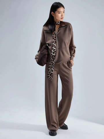 Hiccup Sweat suit in Brown