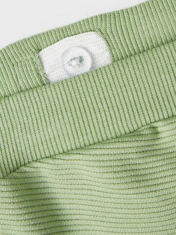 Tapered Pantaloni 'DON' de la NAME IT pe verde