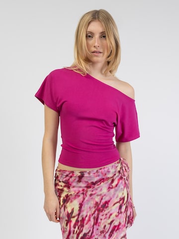 BROKE + SCHÖN Shirt 'Weiches Offshoulder Shirt' in Pink: front