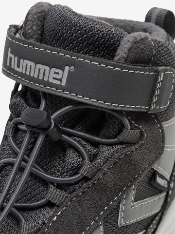 Hummel Stiefel in Grau