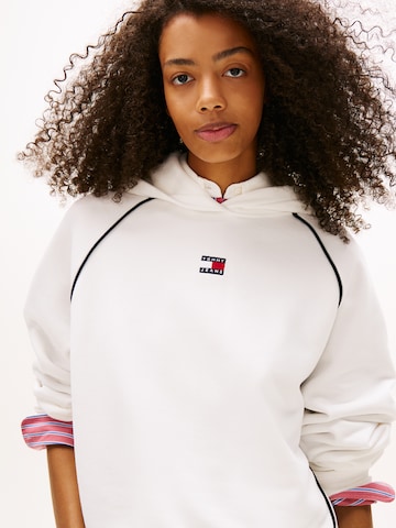 Tommy Jeans Свитшот в Белый