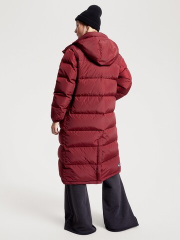 Tommy Jeans Wintermantel 'Alaska' in Rood