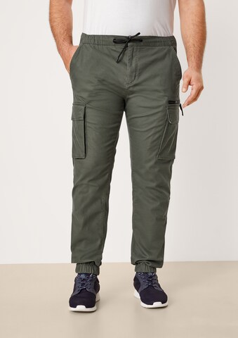 s.Oliver Tapered Cargo Pants in Green: front