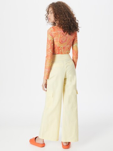 Wide leg Pantaloni di Sixth June in giallo