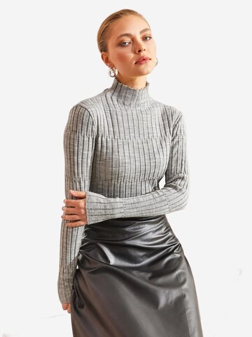 Bianco Lucci Sweater in Grey