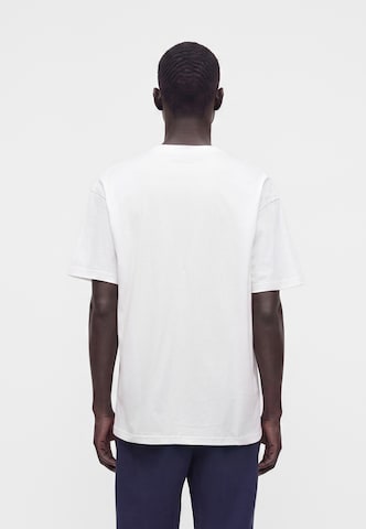 Nike Sportswear - Camiseta en blanco