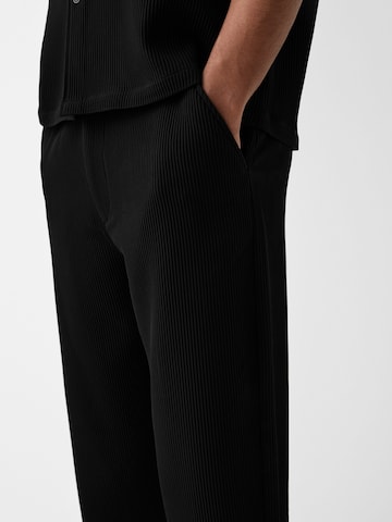 Bershka Loose fit Trousers in Black