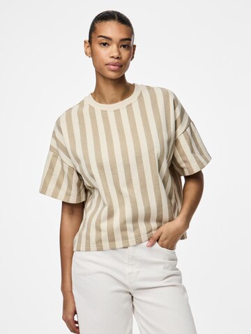 PIECES Sweatshirt 'PCChilli' in Bruin: voorkant