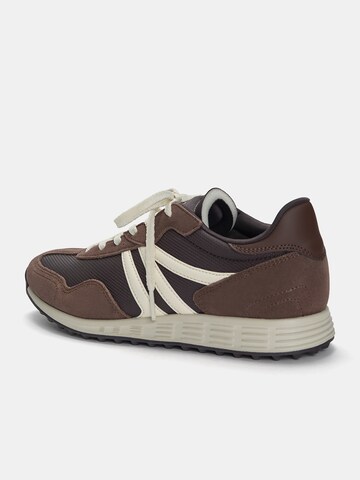 Pull&Bear Sneaker in Braun