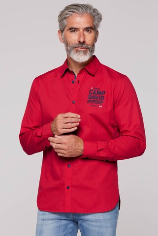 CAMP DAVID Slim fit Button Up Shirt in Red: front