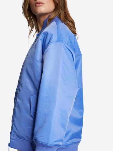 Rich & Royal Between-Season Jacket in Blue