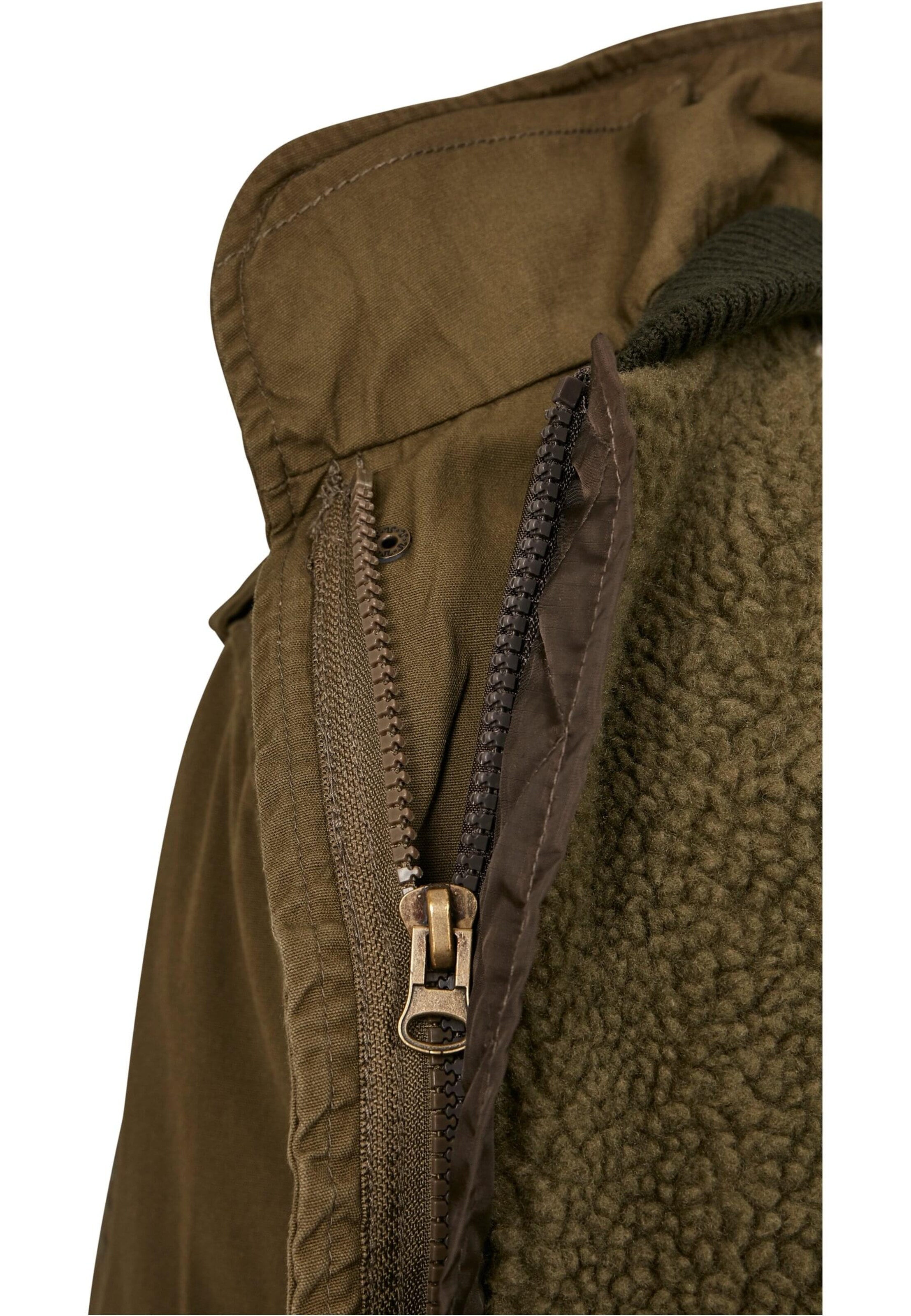 Brandit Between-season jacket 'Giant' in Green