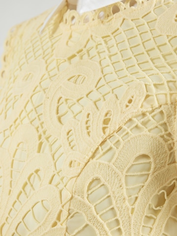 Morgan - Vestido en amarillo