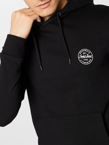 JACK & JONES كنزة رياضية 'Shark' بلون أسود