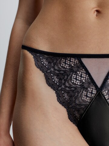 Calvin Klein Underwear String in Schwarz