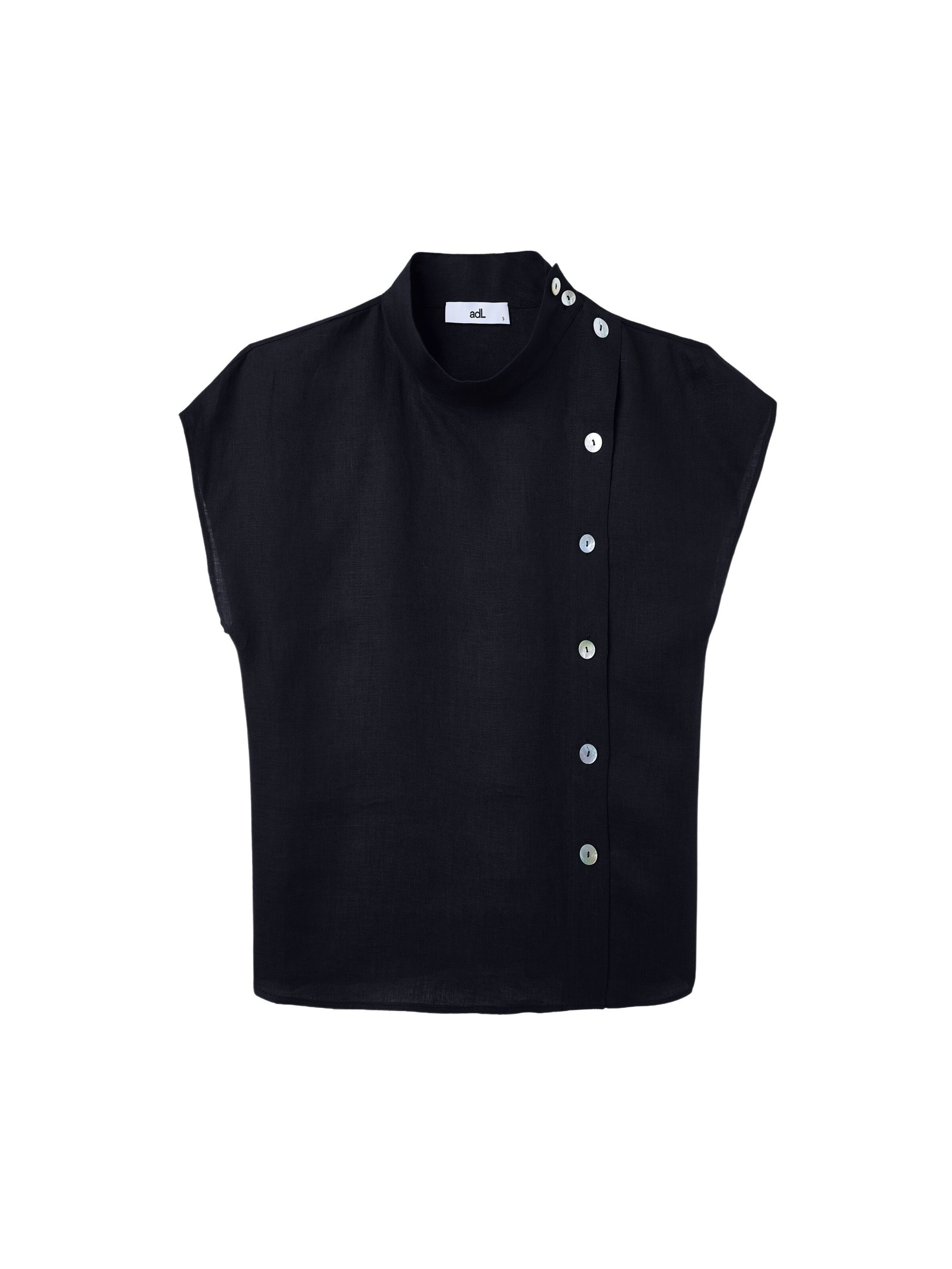 adl Shirt in Black: front
