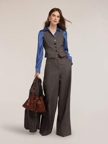 MOTIVI - Chaleco para traje en gris