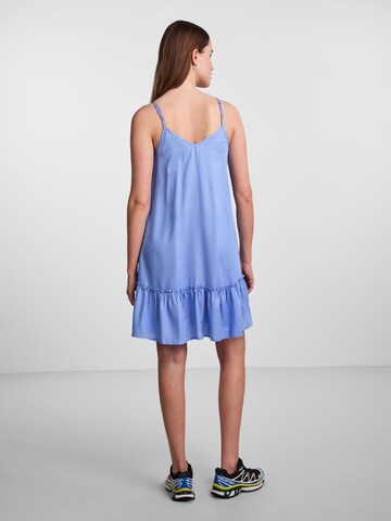 Robe d’été 'Laura' PIECES en bleu