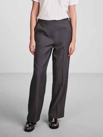 PIECES Loosefit Pantalon 'Neva' in Grijs