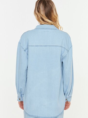 Veste mi-saison Trendyol en bleu