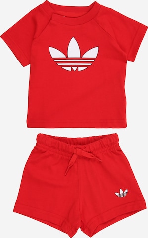 ADIDAS ORIGINALS Setti värissä punainen: etupuoli