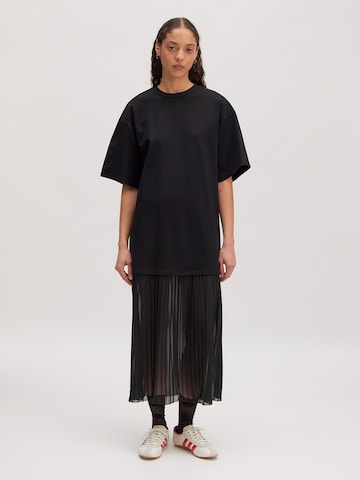 Rochie 'Anusha' de la EDITED pe negru: față