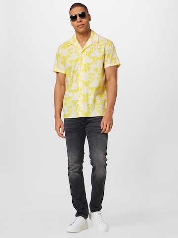 DRYKORN - Ajuste regular Camisa 'Jan' en amarillo