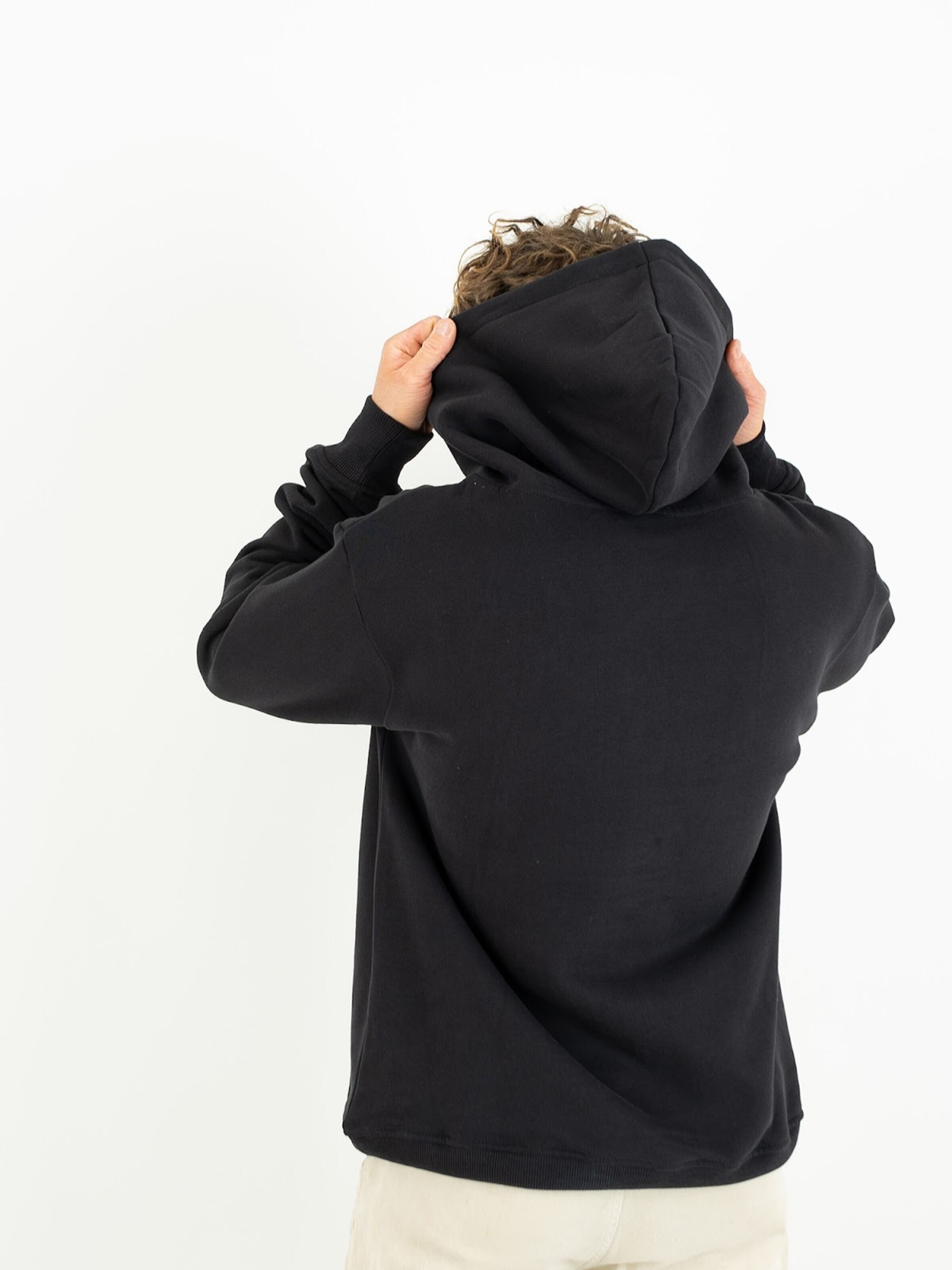 NOORLYS Sweatshirt 'MIKA'‌ in Schwarz
