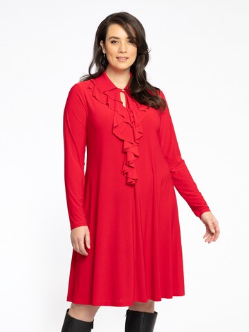 Yoek Shirt Dress in Red: front