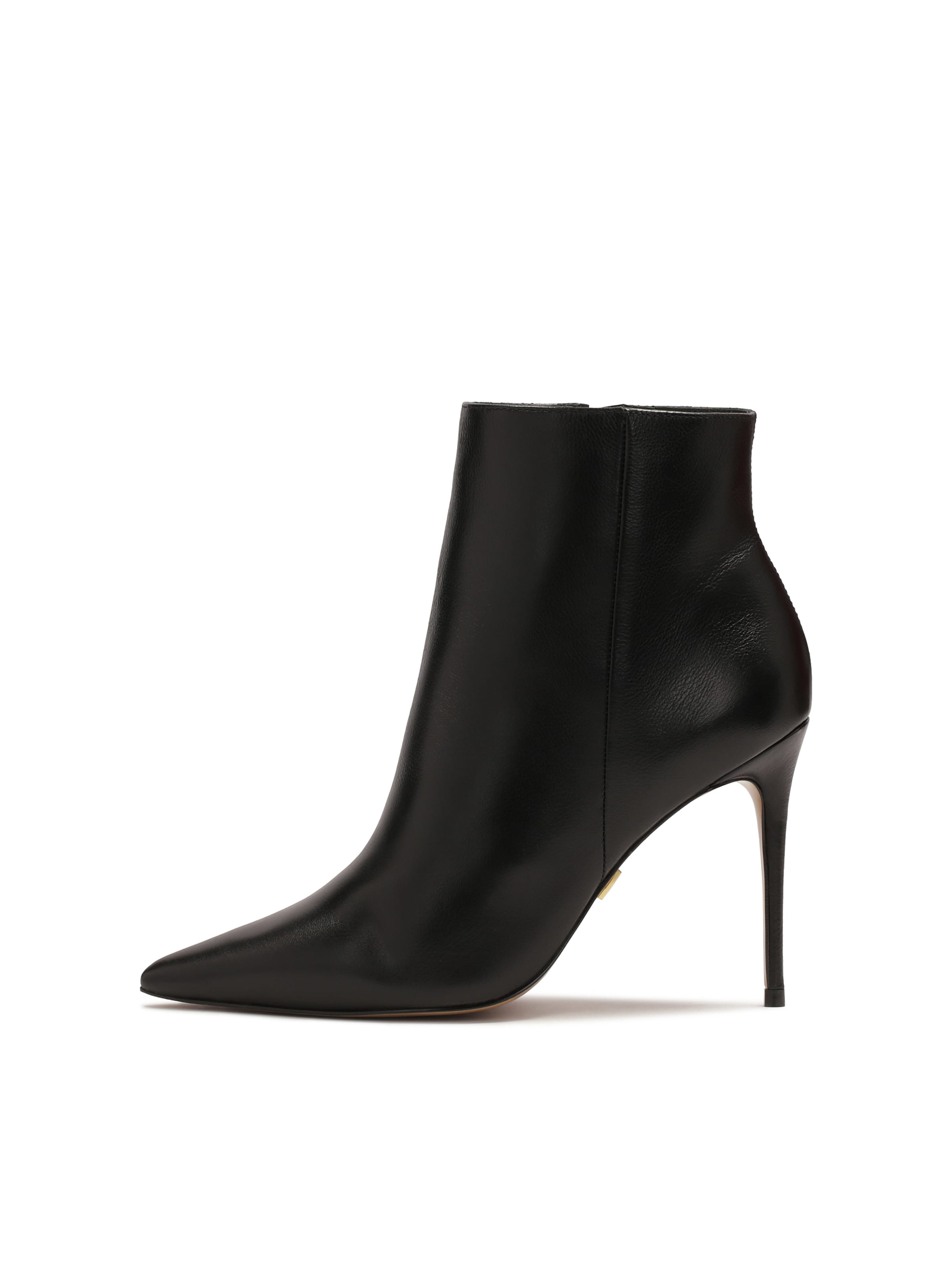 Ankle boots di Kazar in nero: frontale