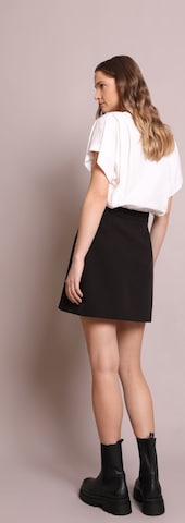 Scalpers Skirt in Black