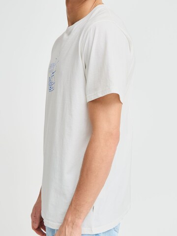 !Solid Shirt in White