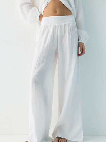 Pull&Bear Široký strih Nohavice - Biela: predná strana