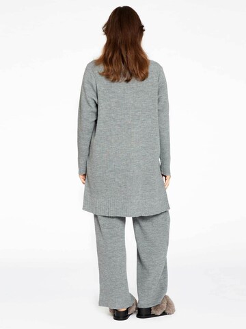 Yoek Knit Cardigan in Grey