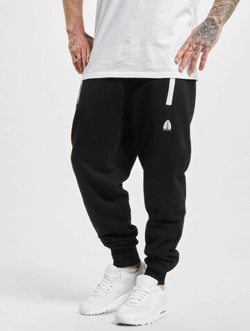 Urban Classics - Tapered Pantalón 'Just Rhyse' en negro: frente