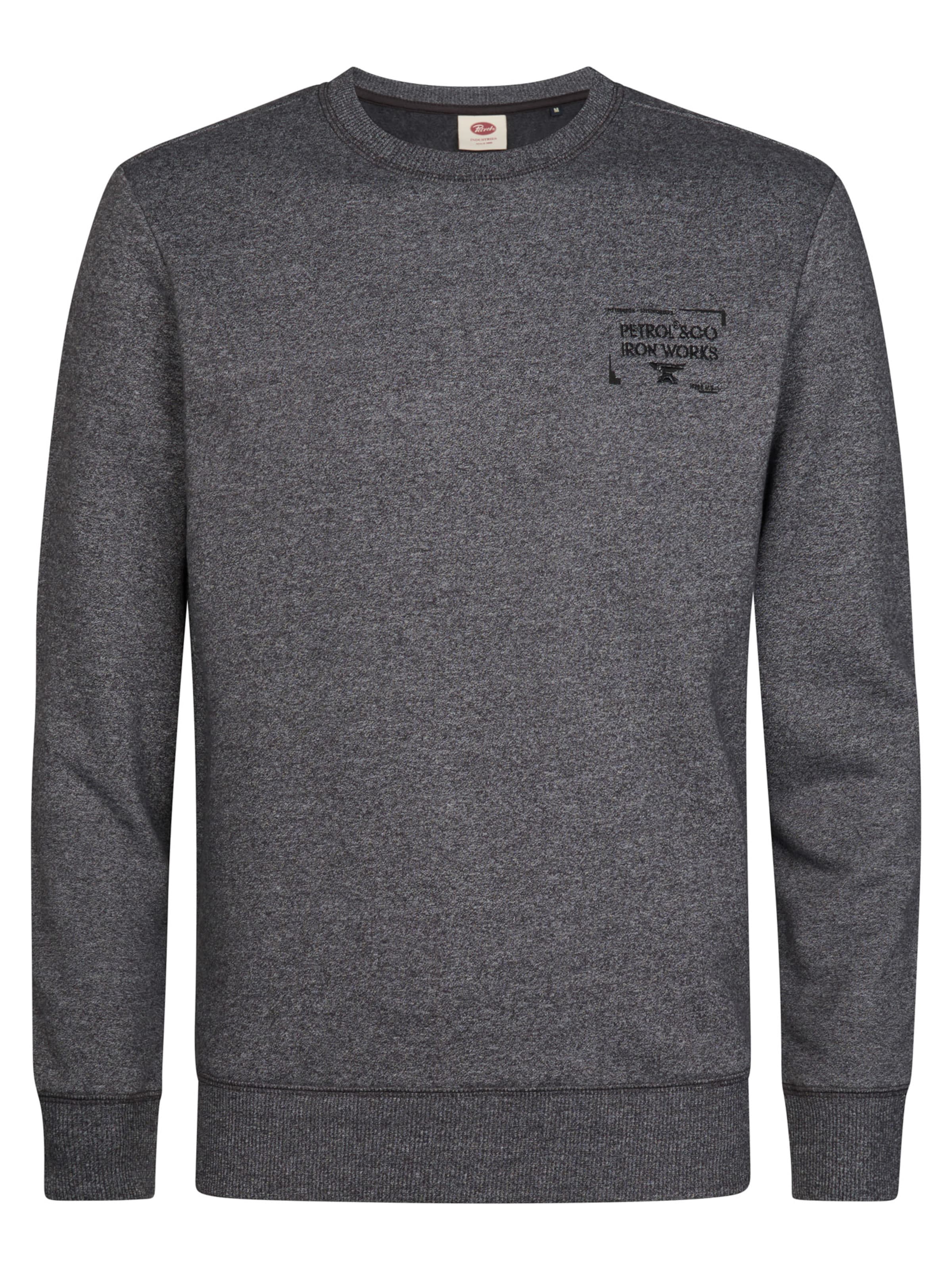 Petrol Industries Sweatshirt in Black: front