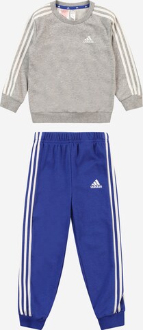 ADIDAS SPORTSWEAR Träningsdräkt 'Essentials 3-Stripes' i grå: framsida