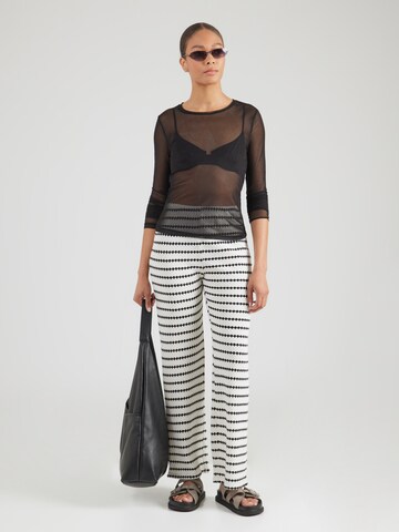 ONLY Szabványos Nadrág 'ONLEVA' - fehér