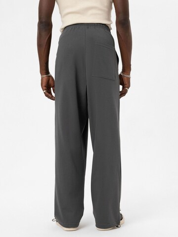 Loosefit Pantaloni di VAMOS CLO in grigio