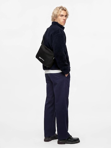KARL LAGERFELD JEANS Olkalaukku värissä musta