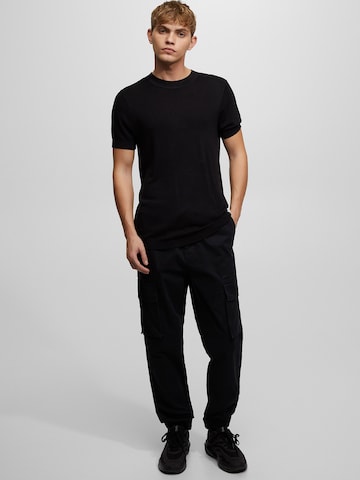 Pull&Bear Tapered Cargo Pants in Black: front