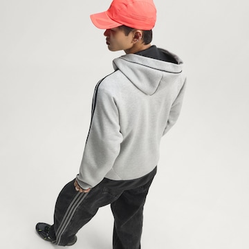 ADIDAS ORIGINALS Mikina 'Spacer Teamgeist 26' – šedá